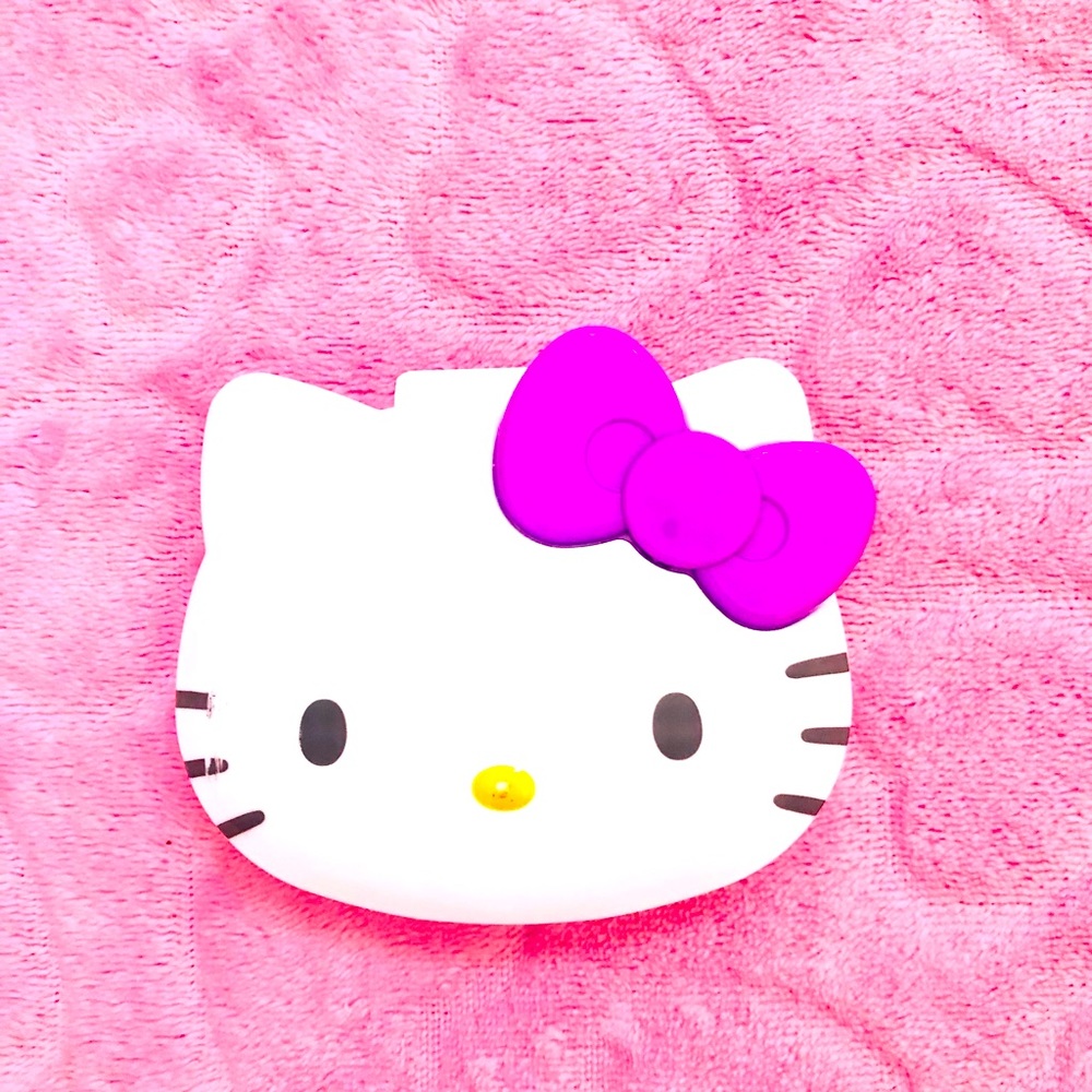 Hello kitty small jewelry to go
